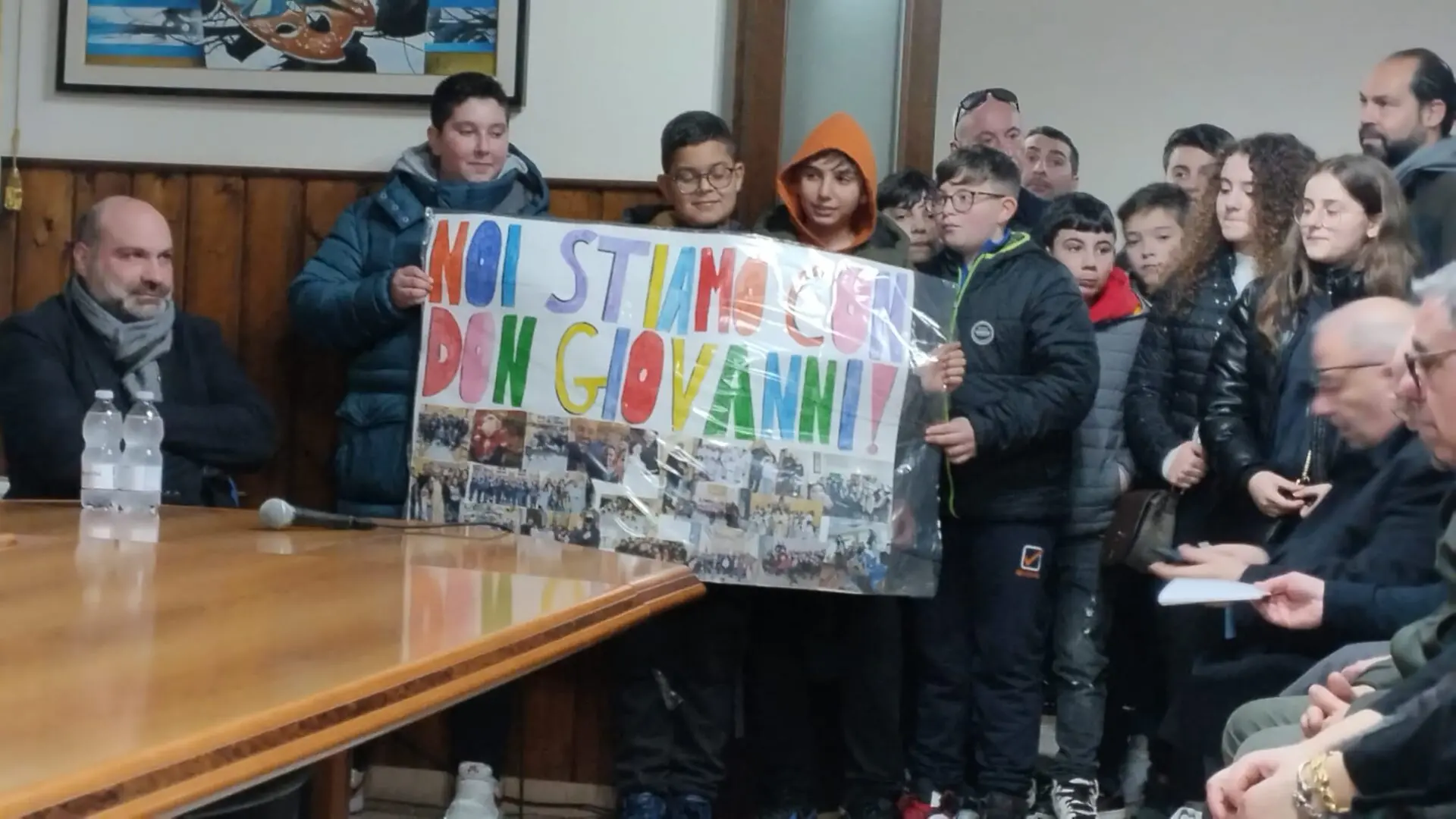 Varapodio, il sangue freddo dei capo scout salva dieci ragazzini dalle fiamme che hanno investito la Canonica