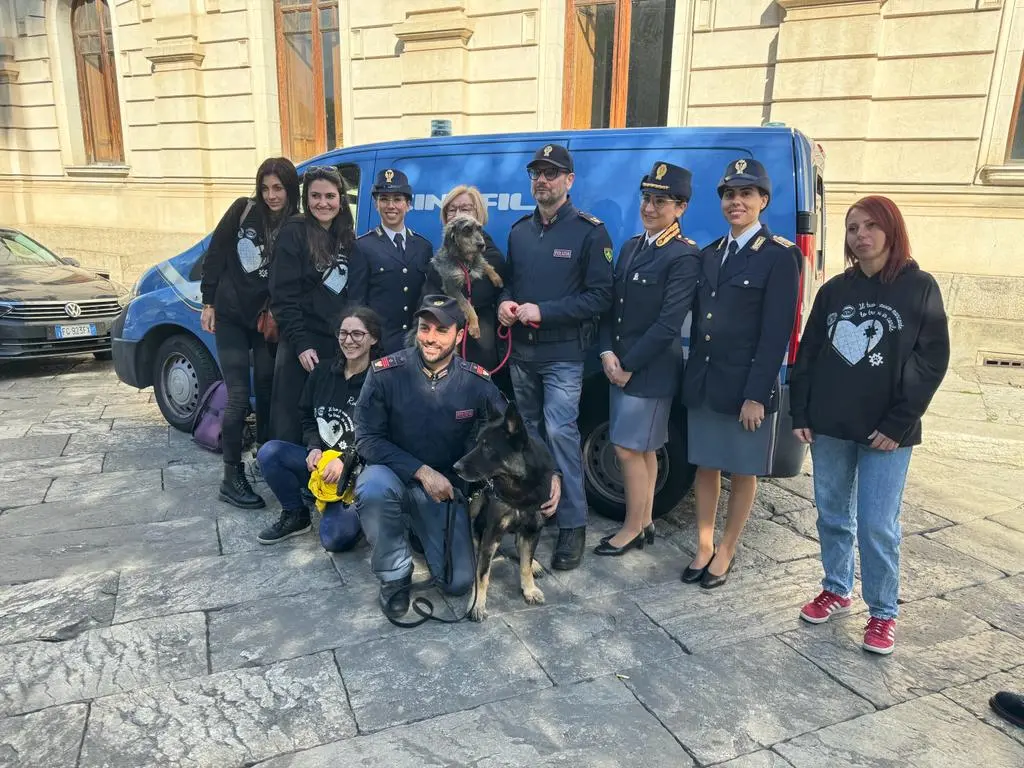 La Polizia di Reggio adotta un cane dal canile municipale: da oggi Lisa entra a far parte della famiglia dei Cinofili