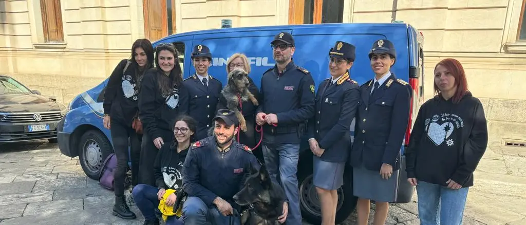 La Polizia di Reggio adotta un cane dal canile municipale: da oggi Lisa entra a far parte della famiglia dei Cinofili
