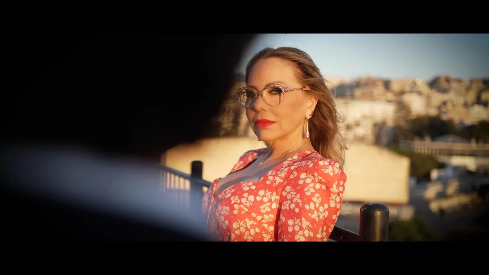 \"Troppe domande\", nuovo brano e video per Marco De Leo con la partecipazione speciale di Ornella Muti