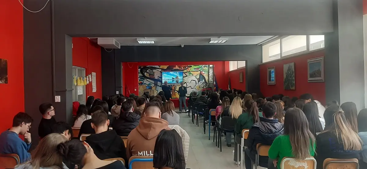 Reggio, al liceo Alvaro di Palmi la presentazione del libro \"Fantasmi\"