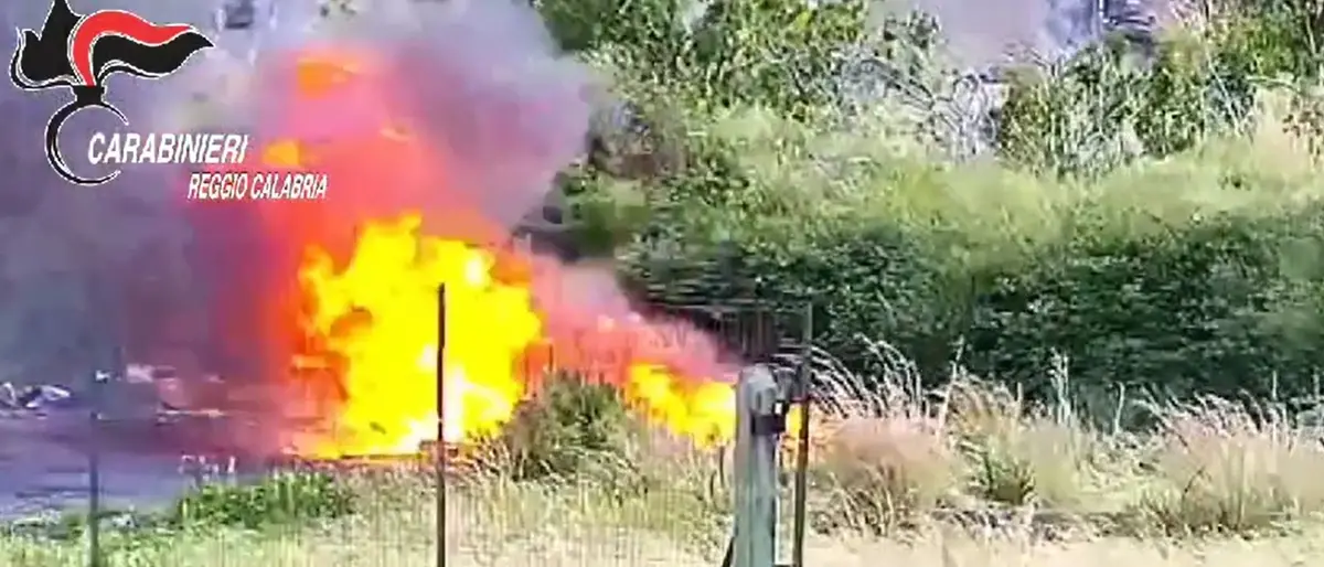 Reggio, i residenti di Mortara: «L’operazione dei carabinieri conferma i traffici di rifiuti e il malaffare che abbiamo sempre denunciato» - VIDEO