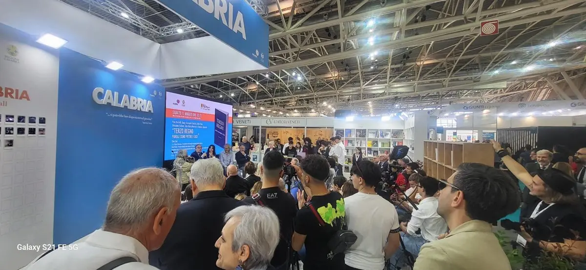 Salone del Libro di Torino, allo stand della Calabria letteratura, cinema e fantasia