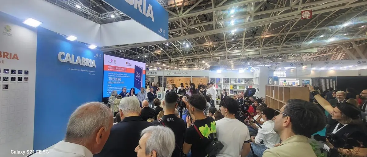 Salone del Libro di Torino, allo stand della Calabria letteratura, cinema e fantasia