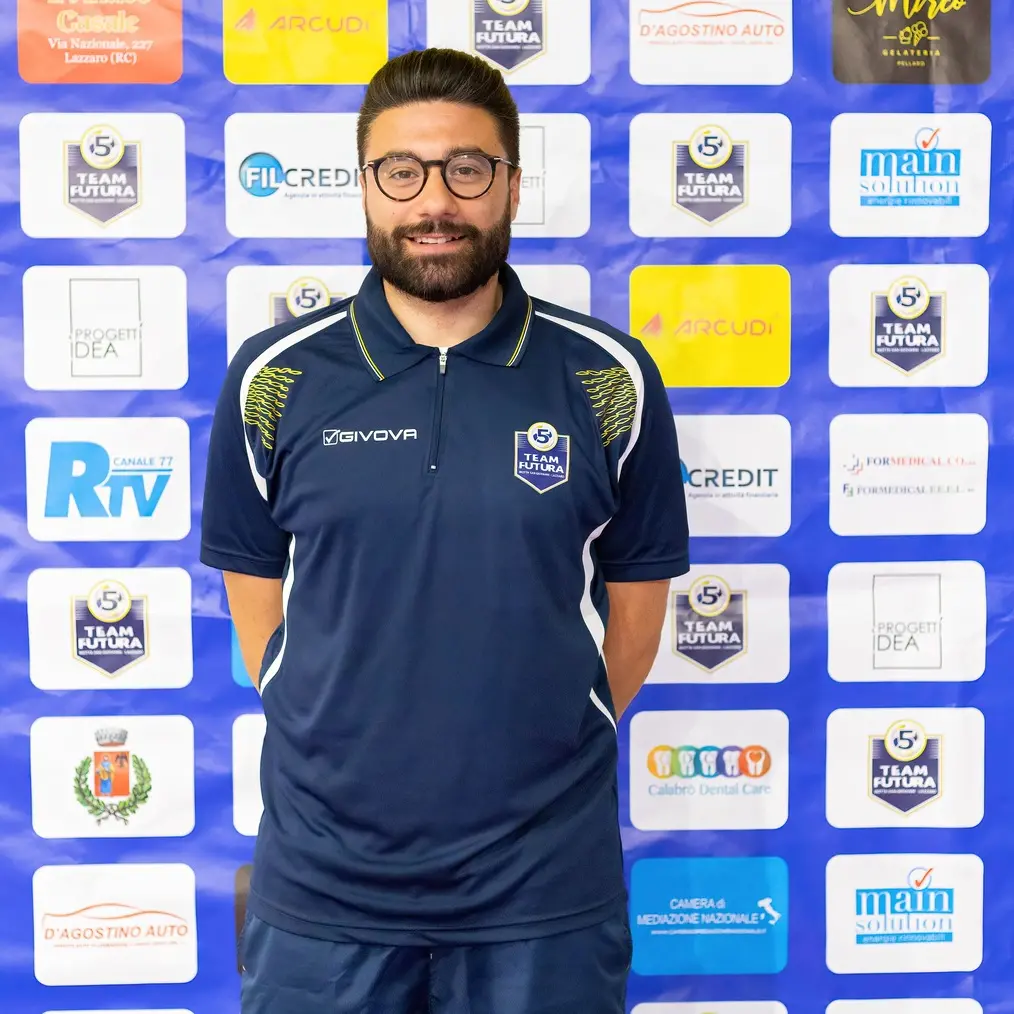 Futura, Mister De Stefano continuerà con un triplice ruolo