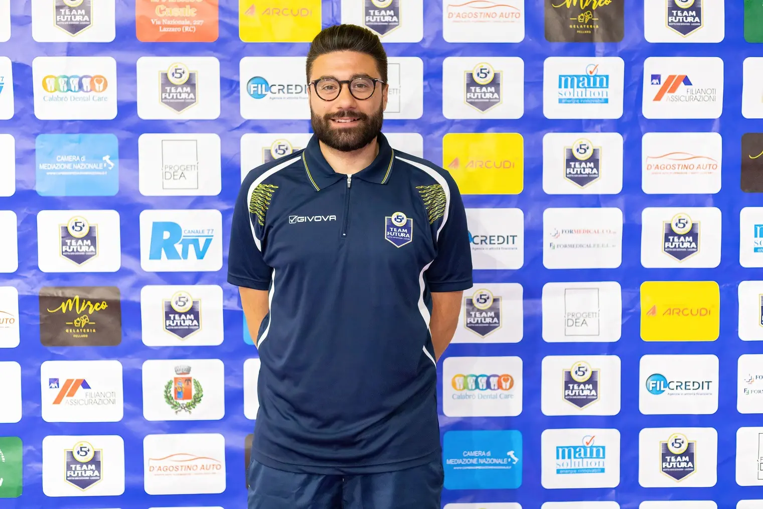 Futura, Mister De Stefano continuerà con un triplice ruolo