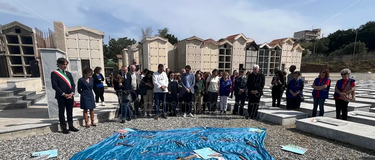 Reggio, al cimitero dei migranti di Armo la memoria dell’accoglienza e l’impegno per l’integrazione - FOTO e VIDEO