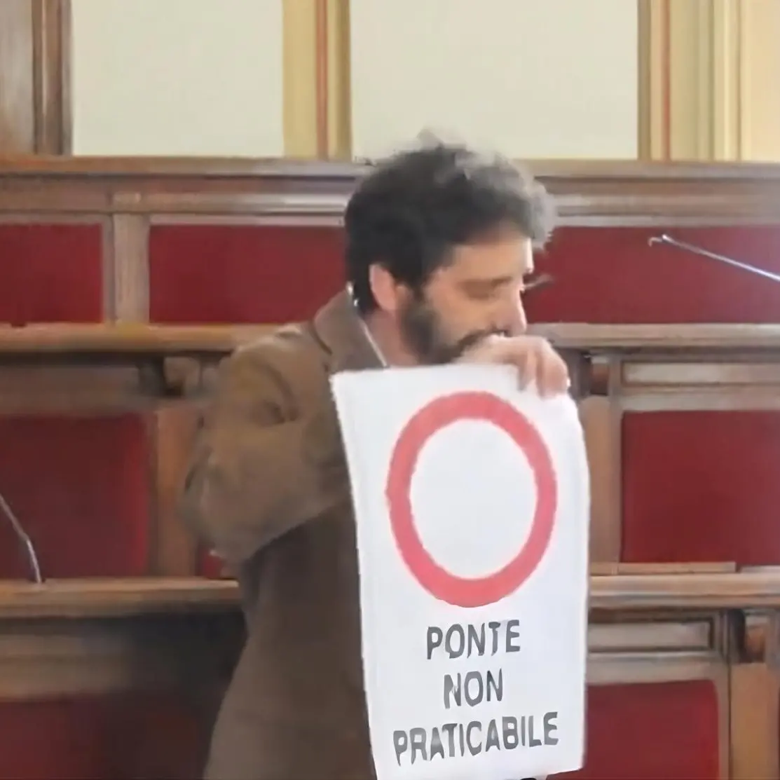 Consiglio comunale a Reggio, Minicuci incalza Falcomatà sul marchio reggina: «Piccolo Stalin»