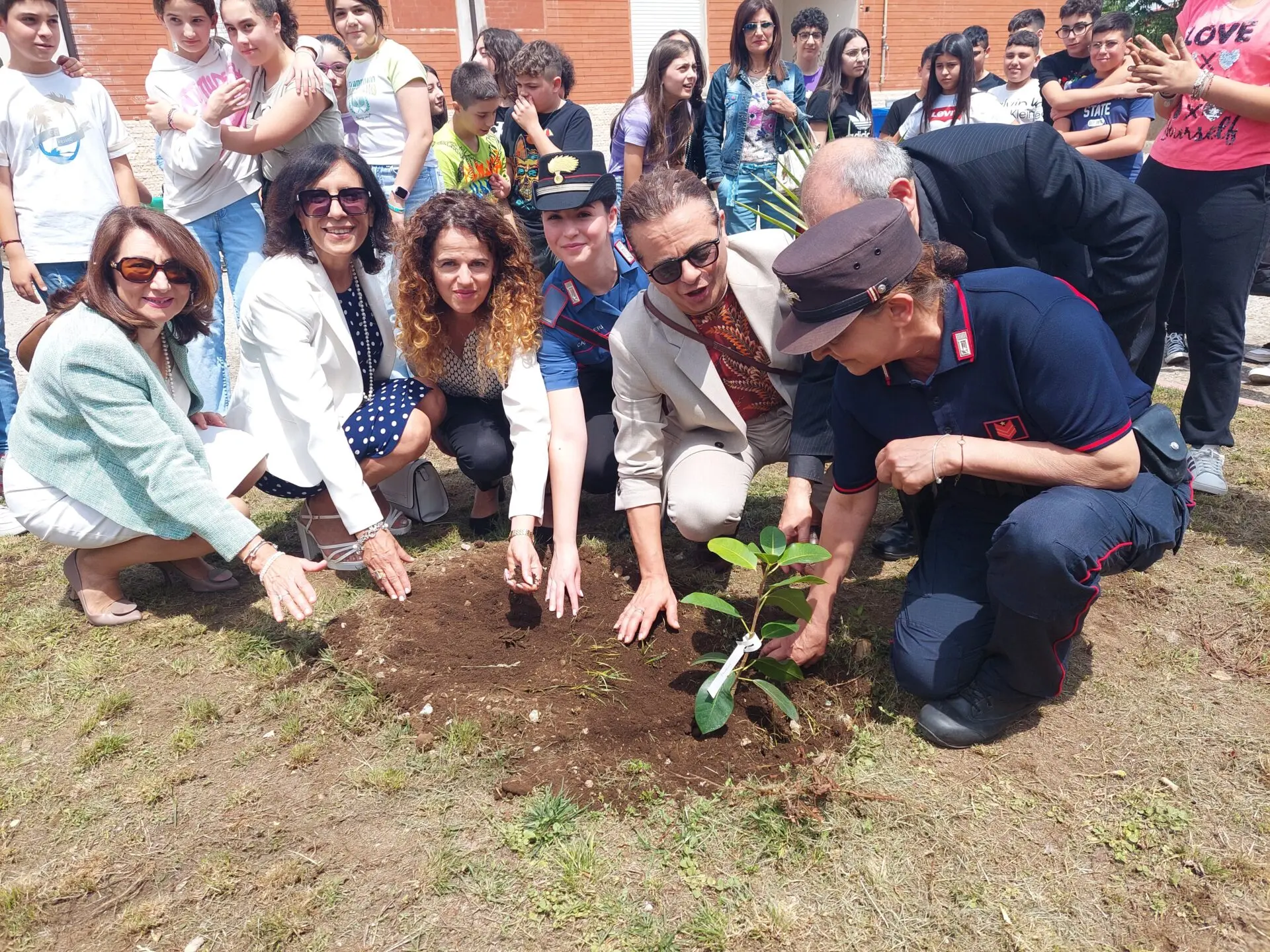 Arriva a Taurianova l’Albero di Falcone: il Comune di nuovo al fianco di Carabinieri, scuole e l’associazionismo