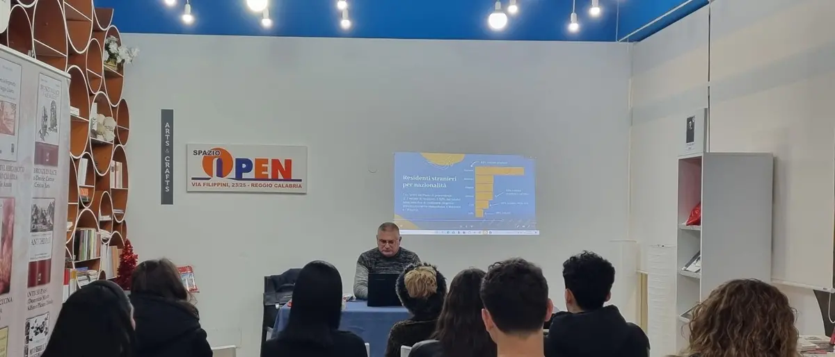 Giornata internazionale diritti dei migranti a Reggio, Panzera: «In Europa centri di detenzione che sembrano lager» - VIDEO