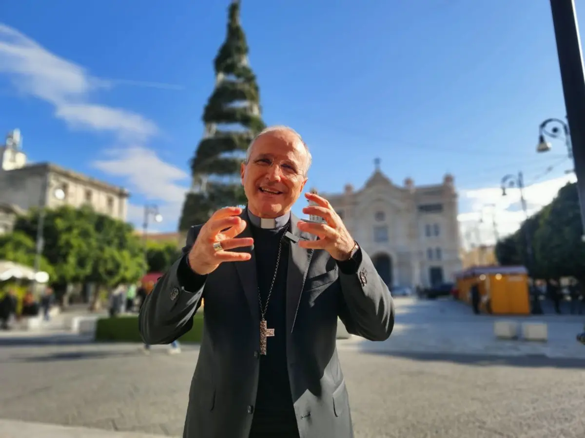 Reggio, arcivescovo Morrone: «Dio in Gesù ci chiede di camminare con Lui per crescere in umanità»