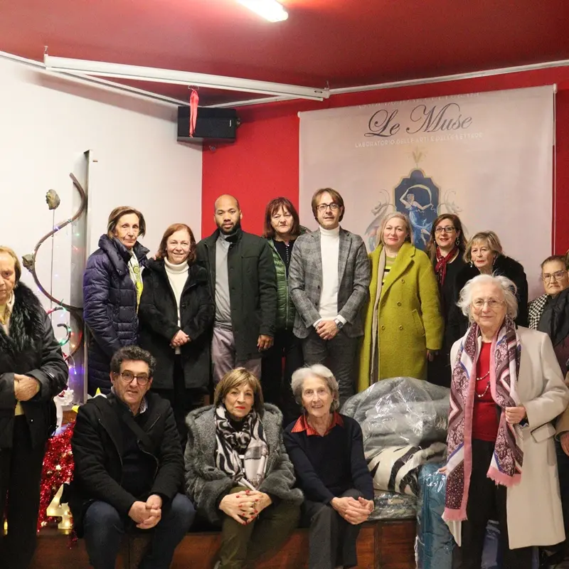 Le Muse a Reggio, consegna del progetto “Una coperta per la solidarietà” alla Comunità la Sorgente di Vinco