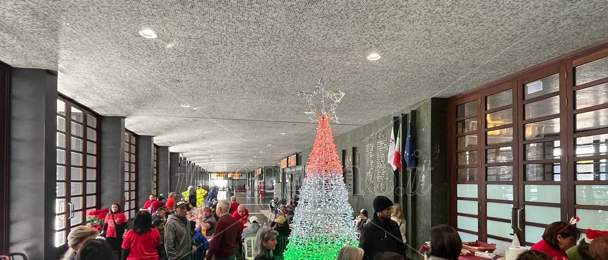 Reggio, il treno della solidarietà Caritas ha fatto tappa alla stazione Centrale