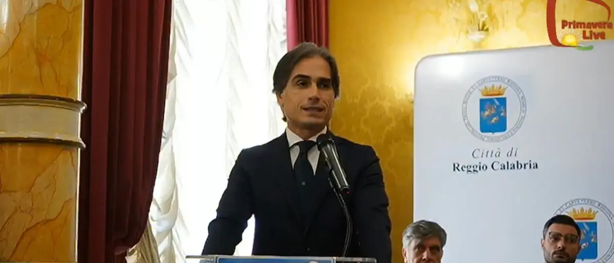 Caos al Comune di Reggio, la Lega sbotta: «Deriva etica con le assunzioni nello staff di Falcomatà»