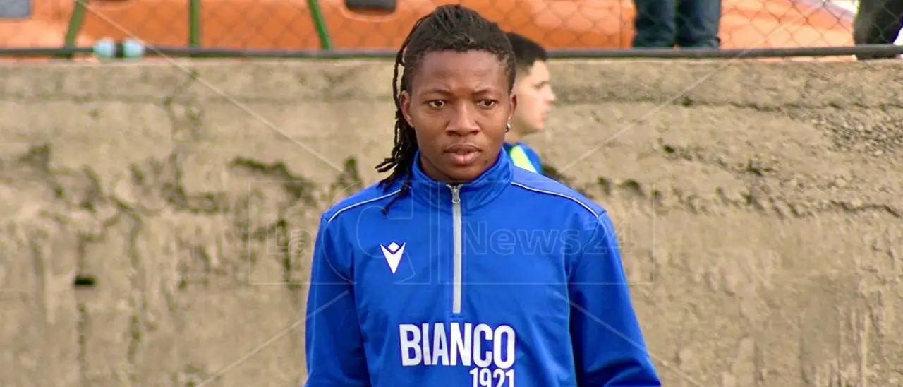 Dall'incubo della guerra in Africa al campo di Calcio in Calabria, la nuova vita di Obinna