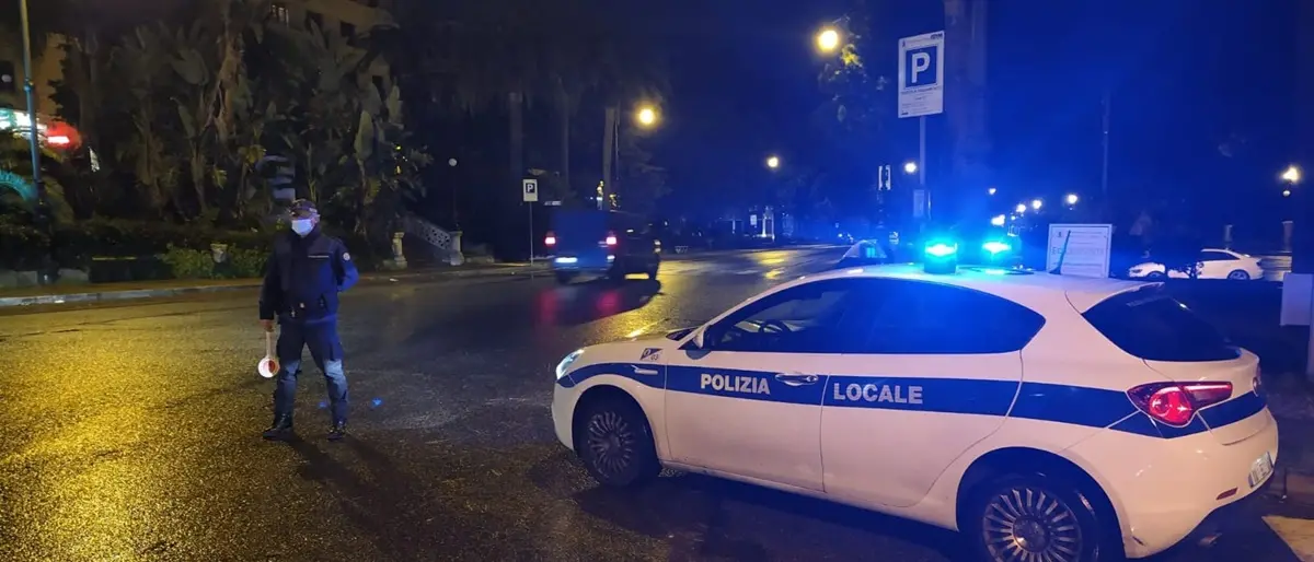 Reggio, uomo in prognosi riservata dopo grave incidente: gli accertamenti della Polizia Locale