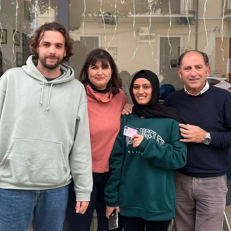 Sant’Ilario dello Ionio, la patente di guida per Amina: «Qui il mio sogno è diventato realtà»