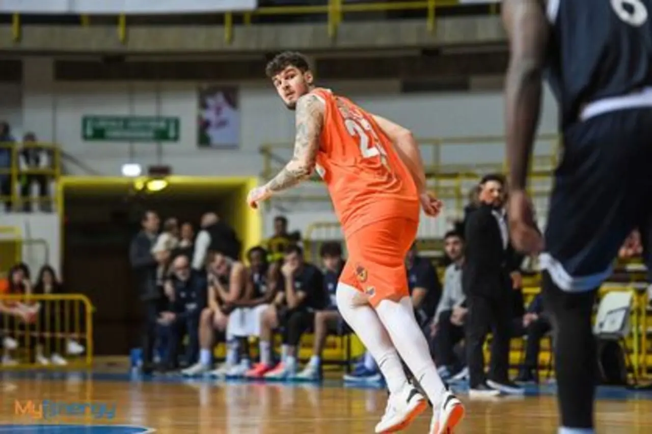 Viola Basket, Binelli a suon di triple: «Avanti così»