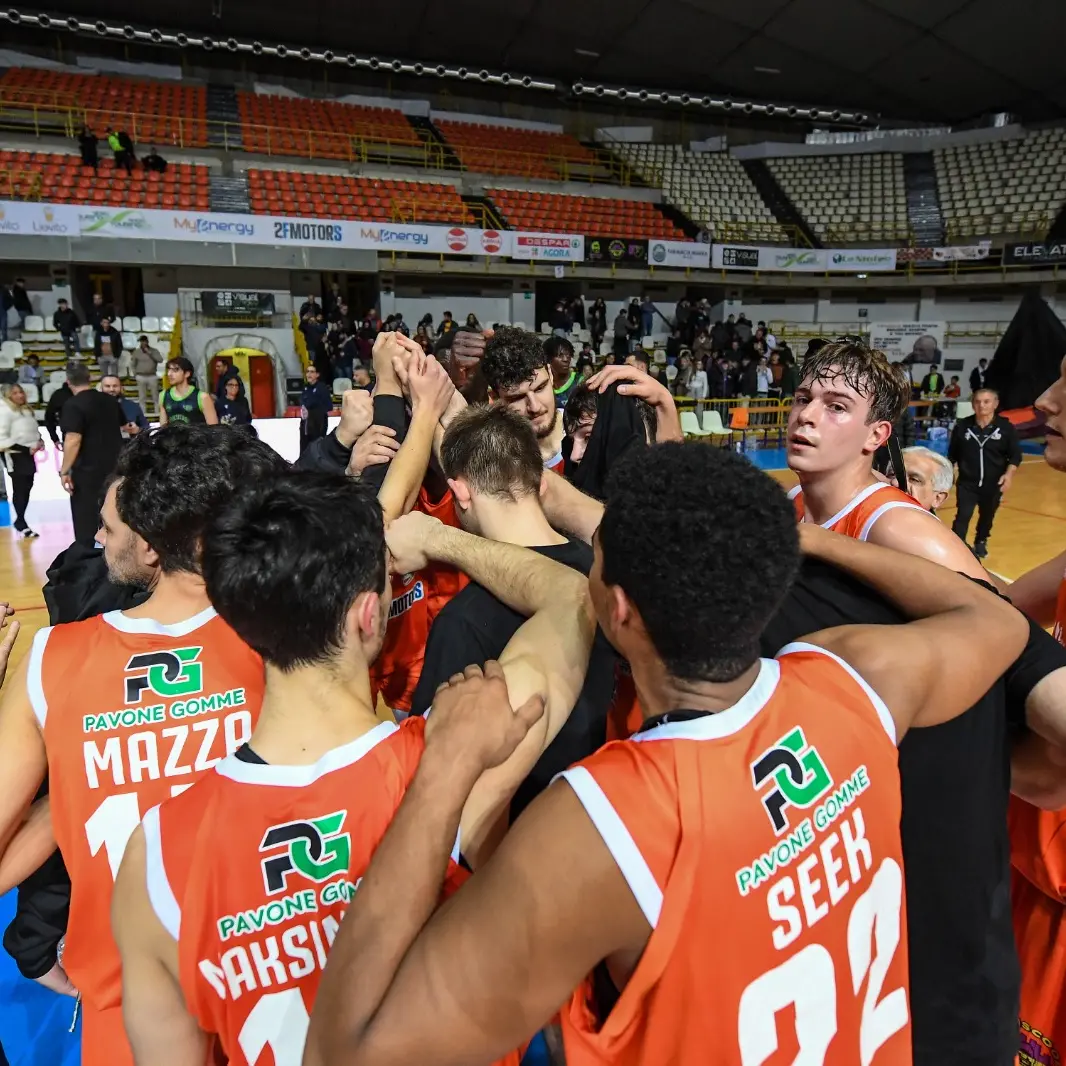 Viola, successo al PalaCalafiore: la sfida termina 94 a 73