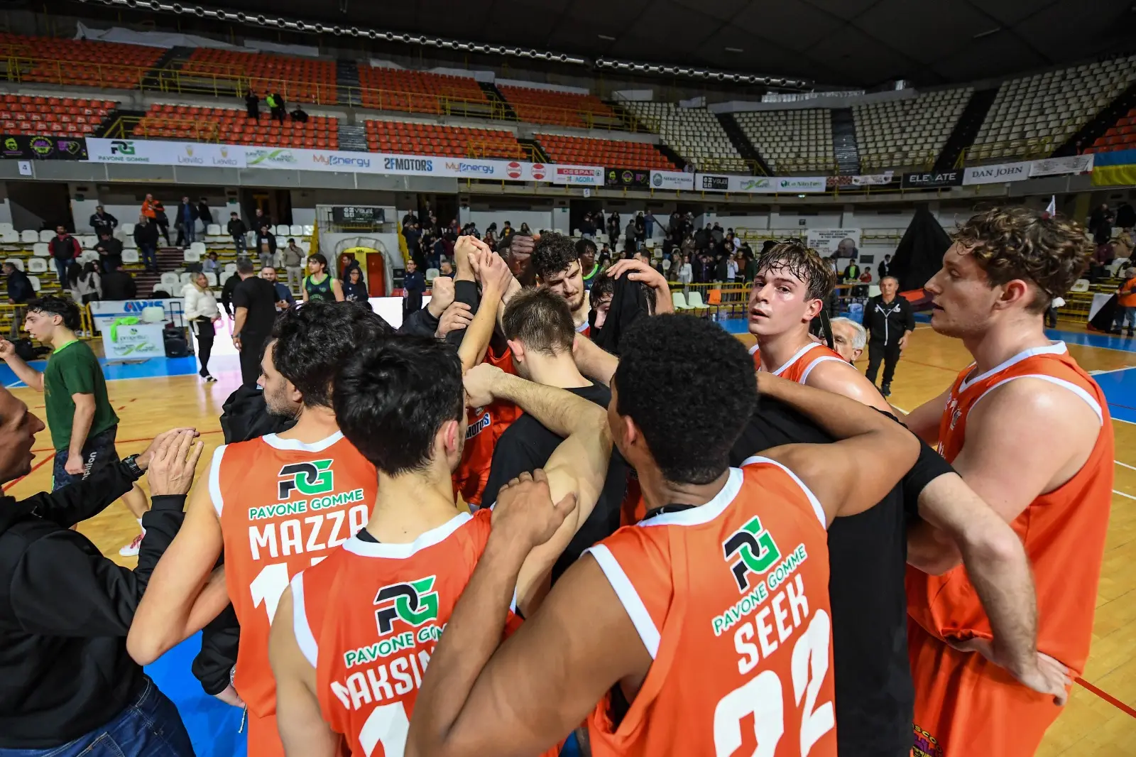 Viola, successo al PalaCalafiore: la sfida termina 94 a 73