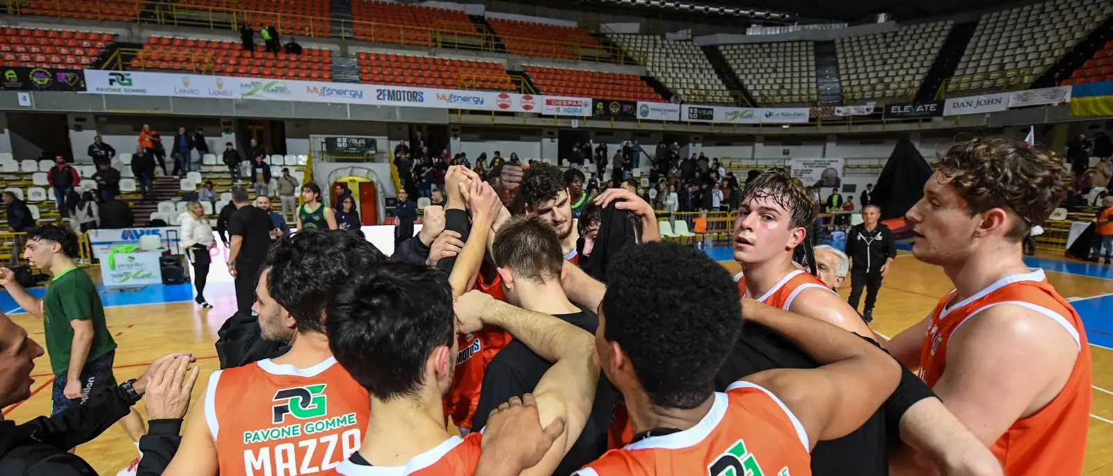 Viola, successo al PalaCalafiore: la sfida termina 94 a 73