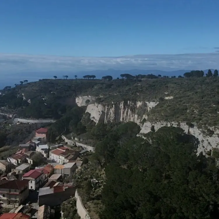 Iniziati i lavori di sostituzione delle lampade nel borgo di Ortì