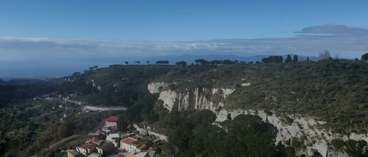 Iniziati i lavori di sostituzione delle lampade nel borgo di Ortì