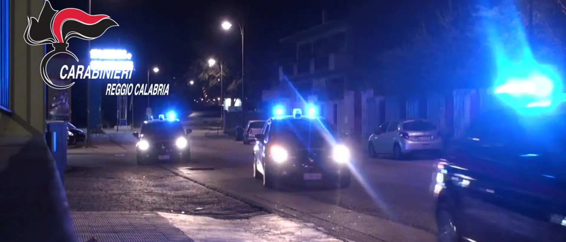 Rosarno, i carabinieri salvano dalle lamiere un uomo caduto in una scarpata