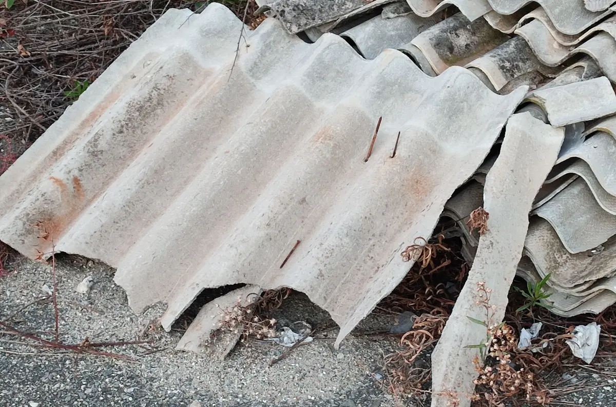 Nel Vibonese centinaia di morti per l’amianto in trent’anni: cifre sottostimate perché molti sono andati al Nord per curarsi\n