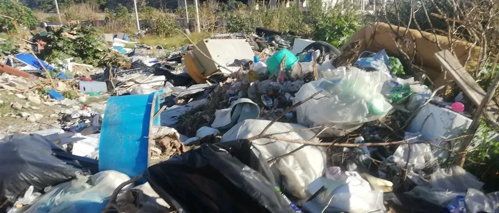 Melito Porto Salvo, l'acadia: «L'Asp certifica emergenza sanitaria a causa di una discarica a cielo aperto»