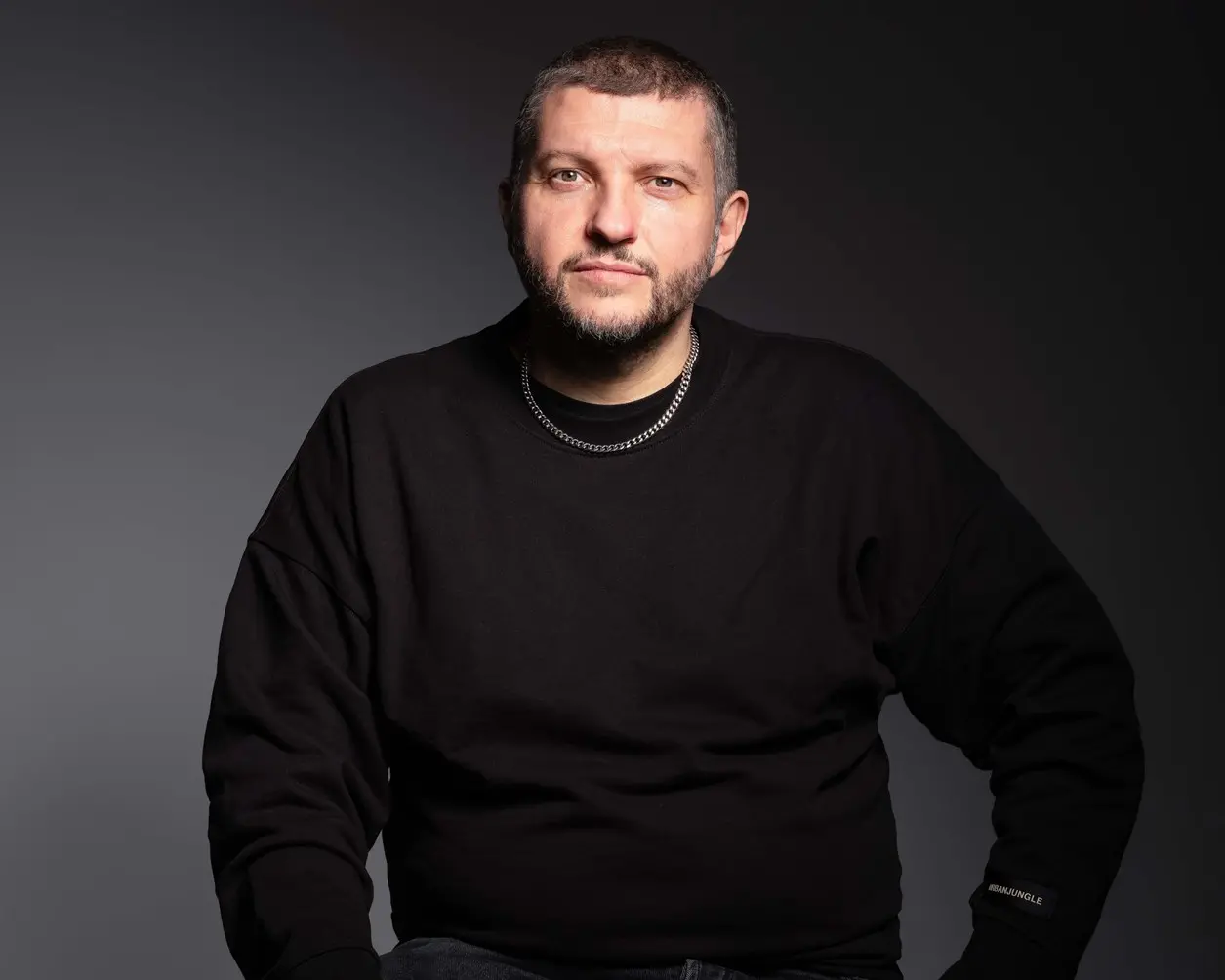 Reggio Calabria invisibile: Kento racconta la città in un audio-documentario per la Radiotelevisione Svizzera