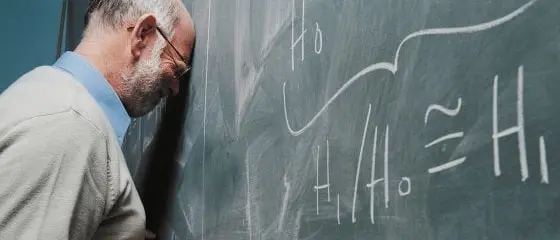 BOTTE ALL'INSEGNANTE | La moda dei genitori 2.0 è negare l'autorità degli educatori: quando i figli controllano la famiglia