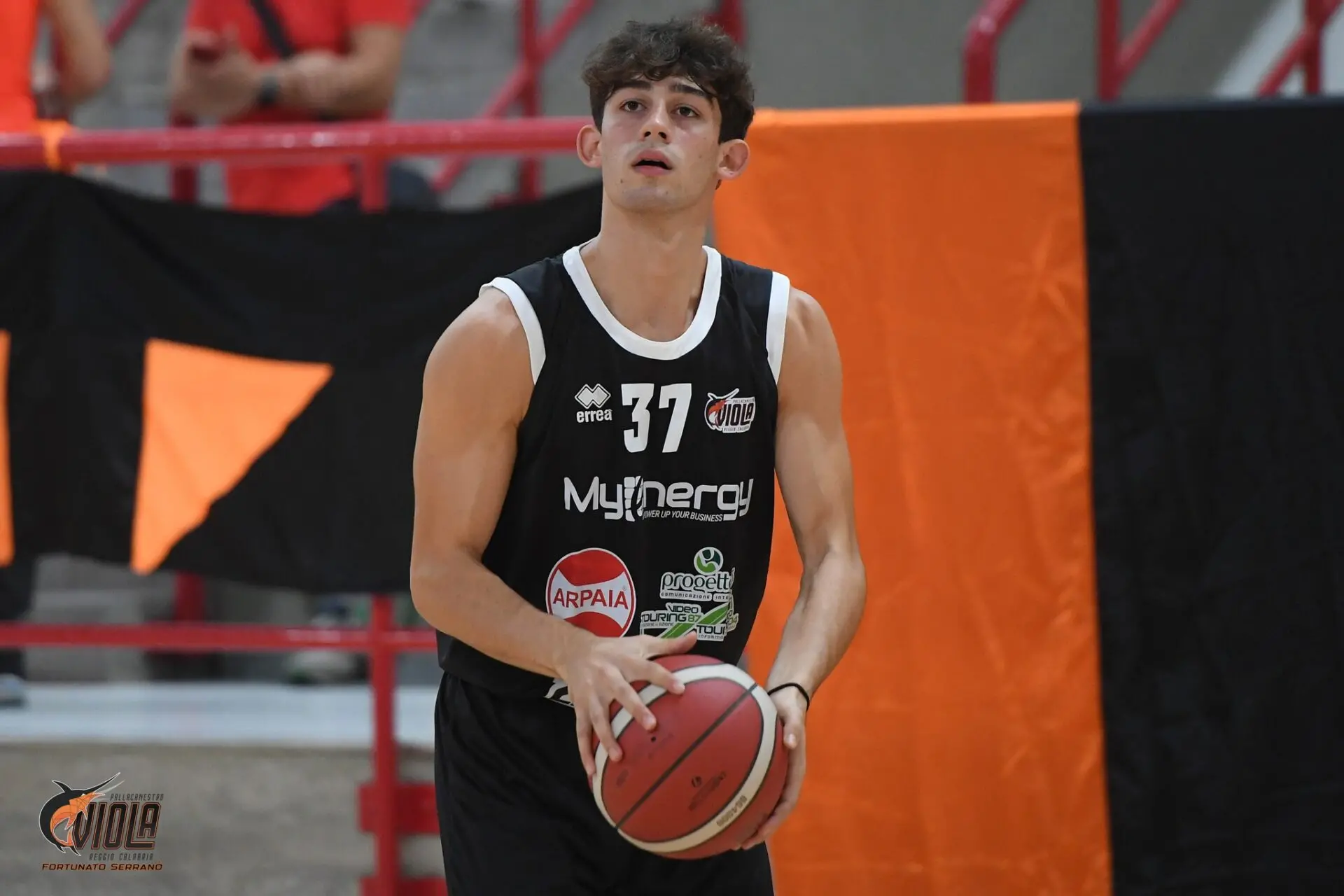 Viola, Russo: «Reggio è la mia città, vedere il Palacalafiore con così tanta gente mi riempie d’orgoglio»