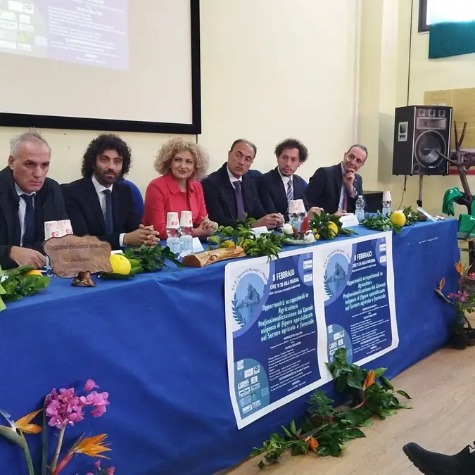 Palmi, all'istituto Einaudi-Alvaro un convegno sulle opportunità occupazionali in agricoltura