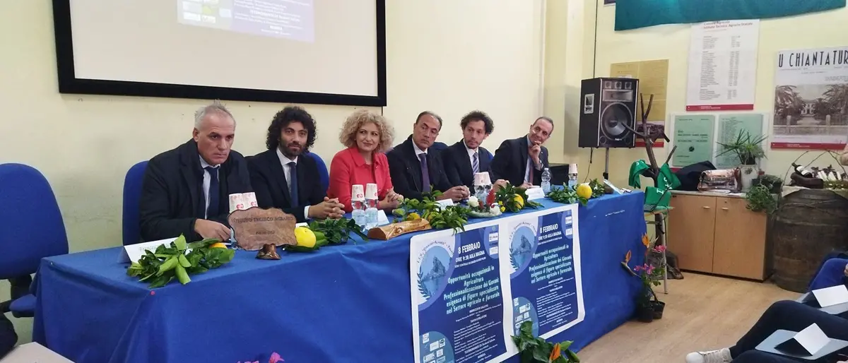 Palmi, all'istituto Einaudi-Alvaro un convegno sulle opportunità occupazionali in agricoltura