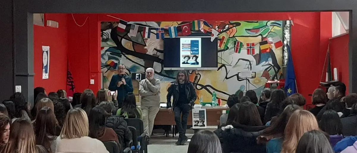 Palmi, Enrico Terrinoni racconta l’amicizia geniale tra Svevo e Joyce agli studenti del liceo Alvaro