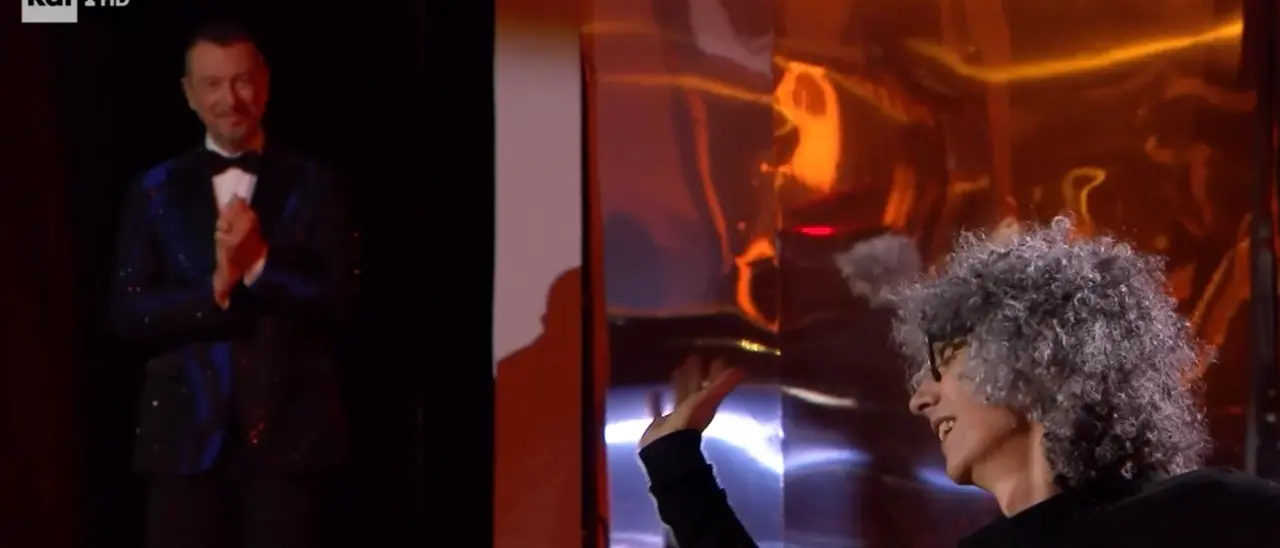 A Sanremo Giovanni Allevi torna al piano: racconta i doni del dolore e suona Tomorrow