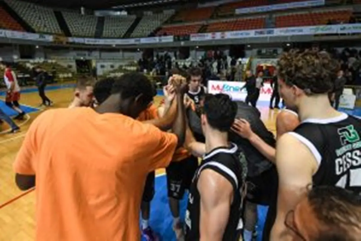 Basket, Myenergy Reggio perde il derby dello Stretto con il risultato di 74 a 84