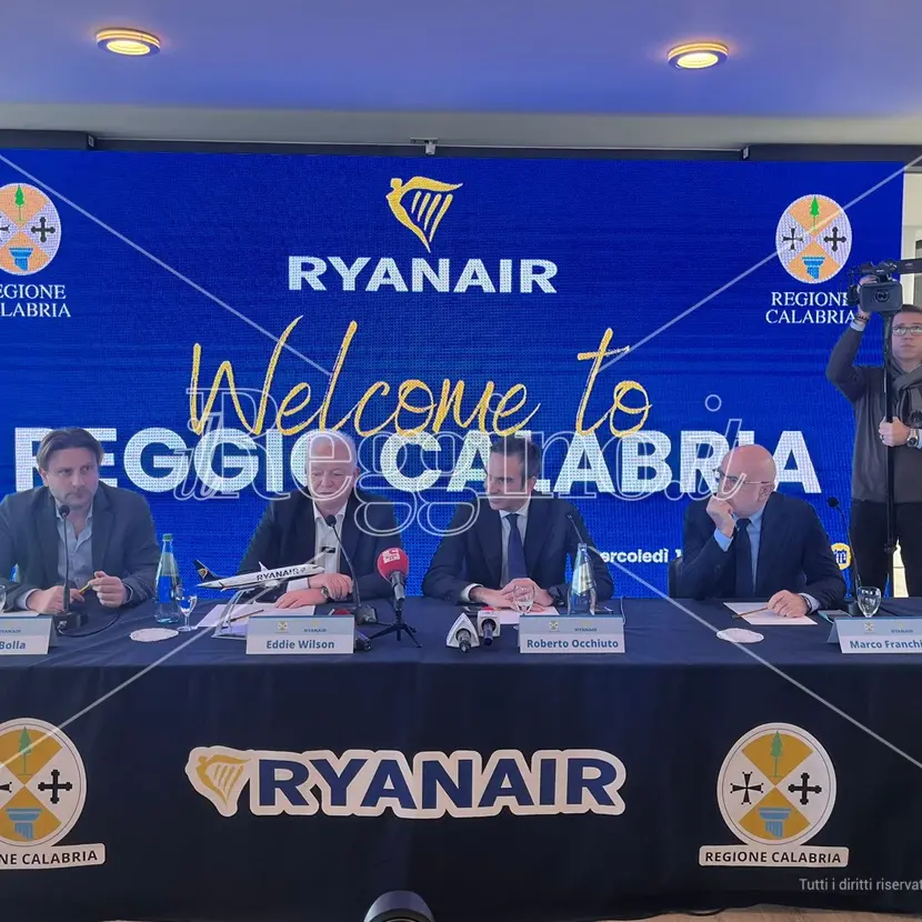 Ryanair a Reggio, le reazioni della politica