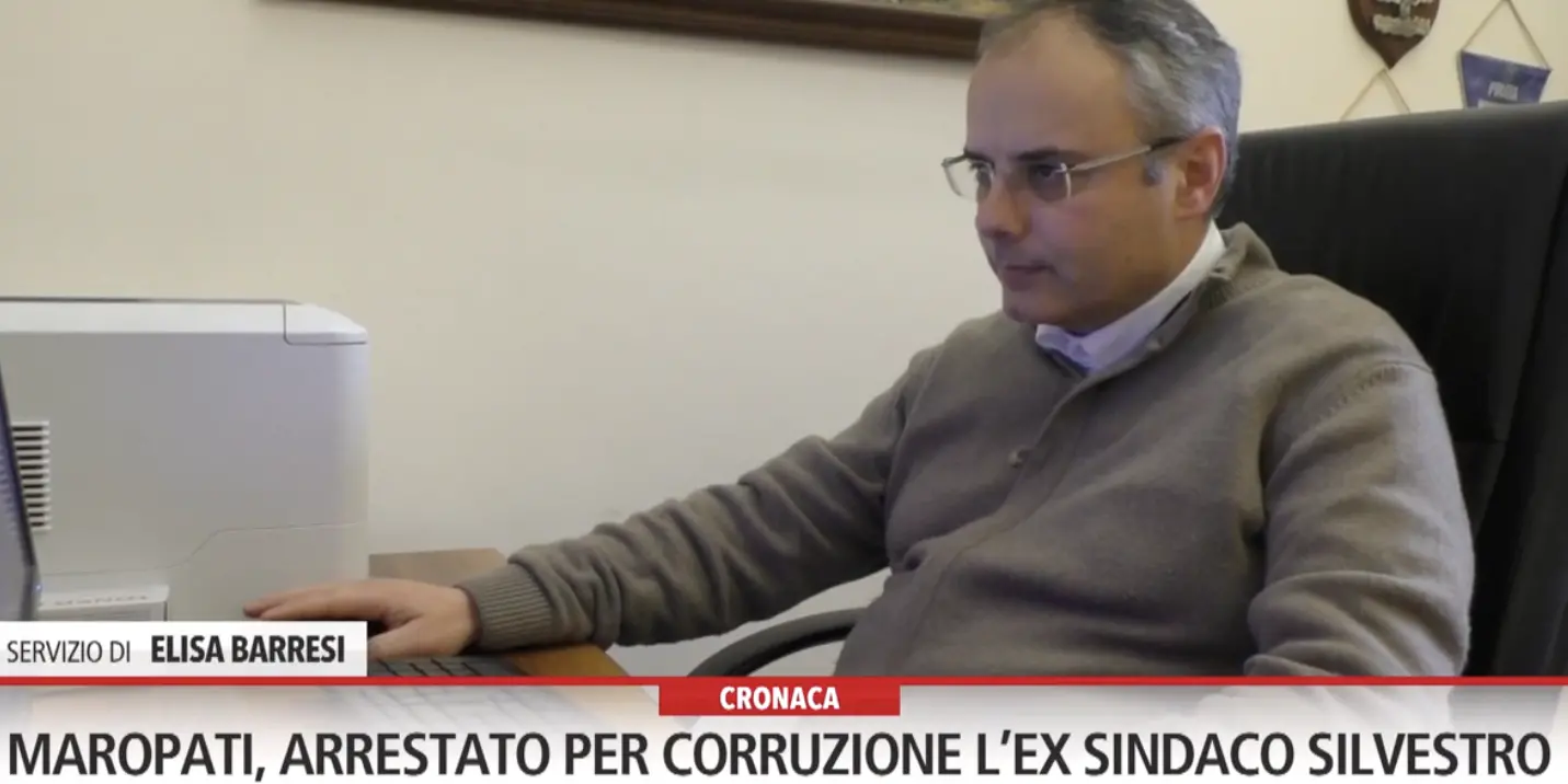 Tentata corruzione a Maropati, gli estremi rimedi di Silvestro e Valenzise: disposti a sciogliere una pillola nel caffè