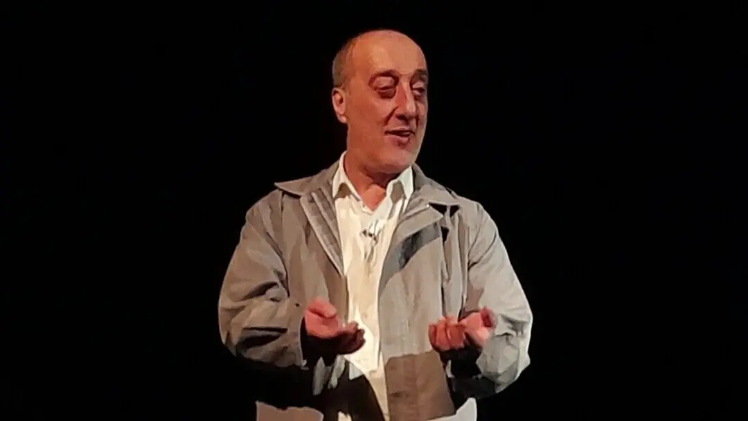 Locri al Teatro: travolgente il monologo “Come un granello di sabbia - Giuseppe Gulotta, storia di un innocente”