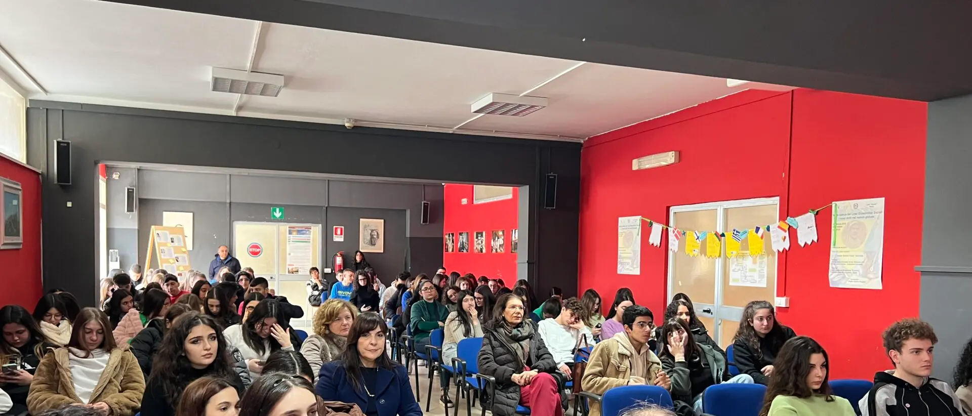 Giuria degli studenti dell’“Einaudi-Alvaro” di Palmi per i corti del “Premio Cultura Cinematografica Città di Polistena”