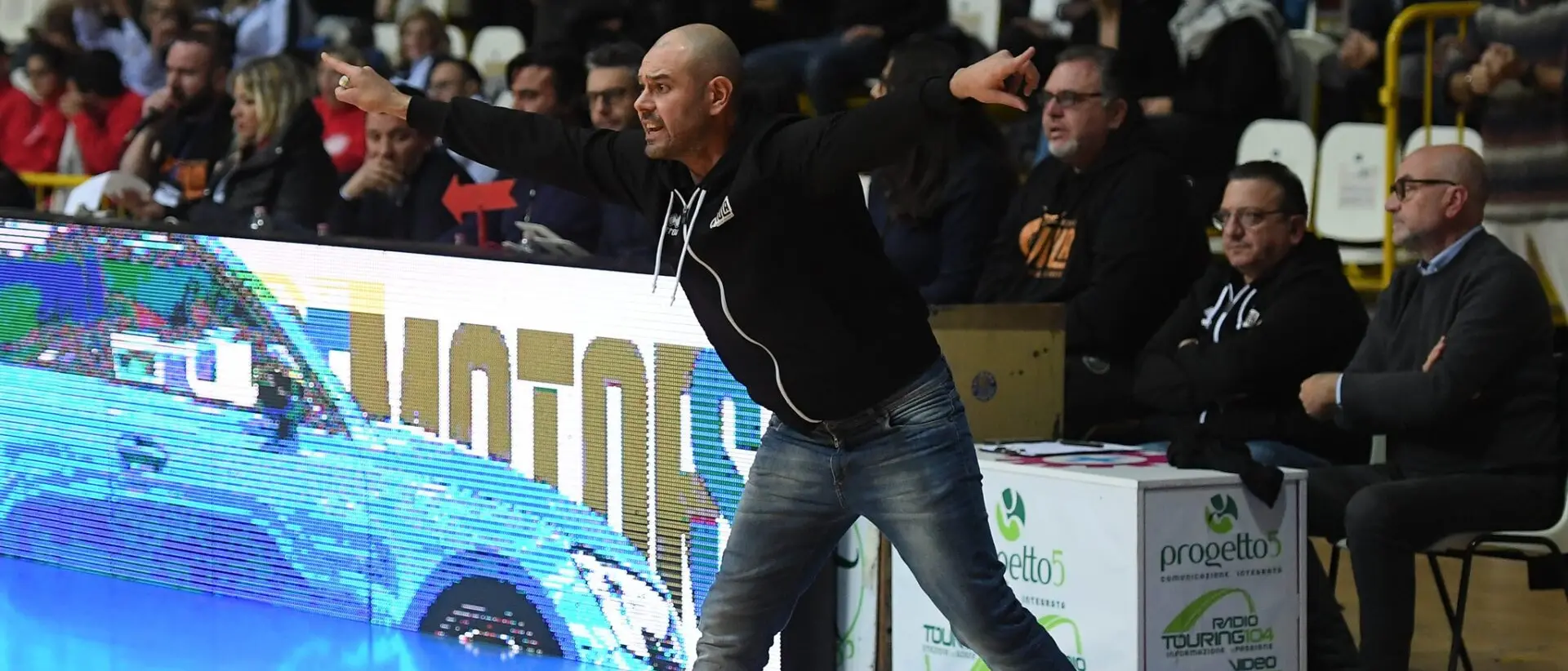 Viola, coach Cigarini: «Mi aspetto un Palacalafiore gremito»