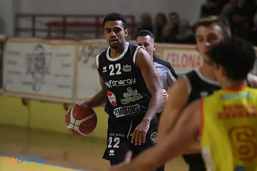 Viola, Seck da casa Myenergy: «Fase tosta, pronti a dare il massimo per ritornare al successo»