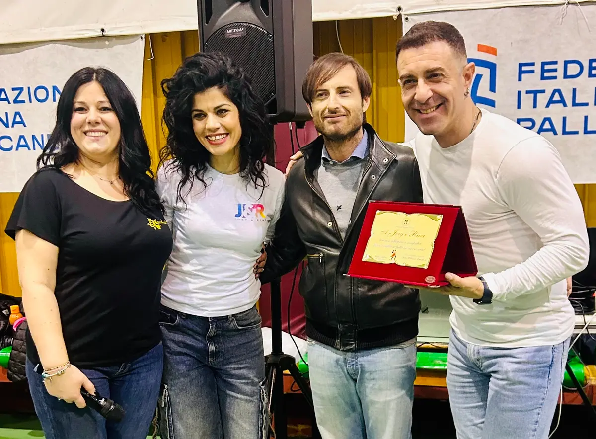 Reggio, il consigliere Cardia premia i ballerini Joey & Rina al palaScatolone