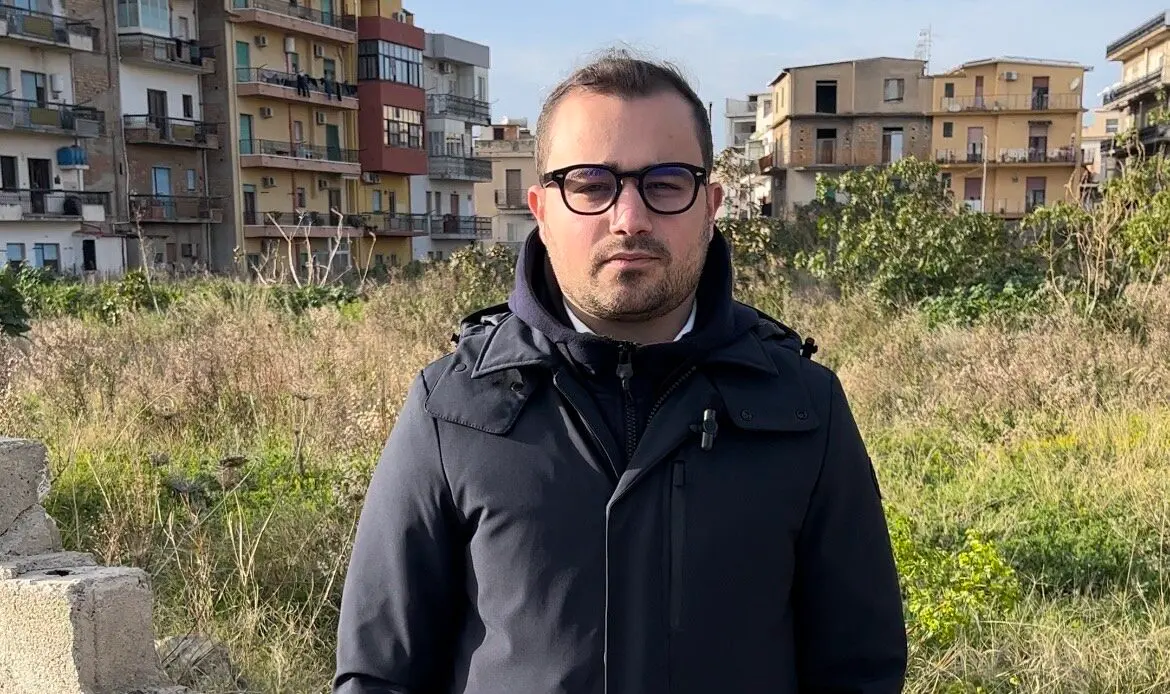 “Focus sulle incompiute”: i giovani di Forza Italia al campo sportivo di Condera