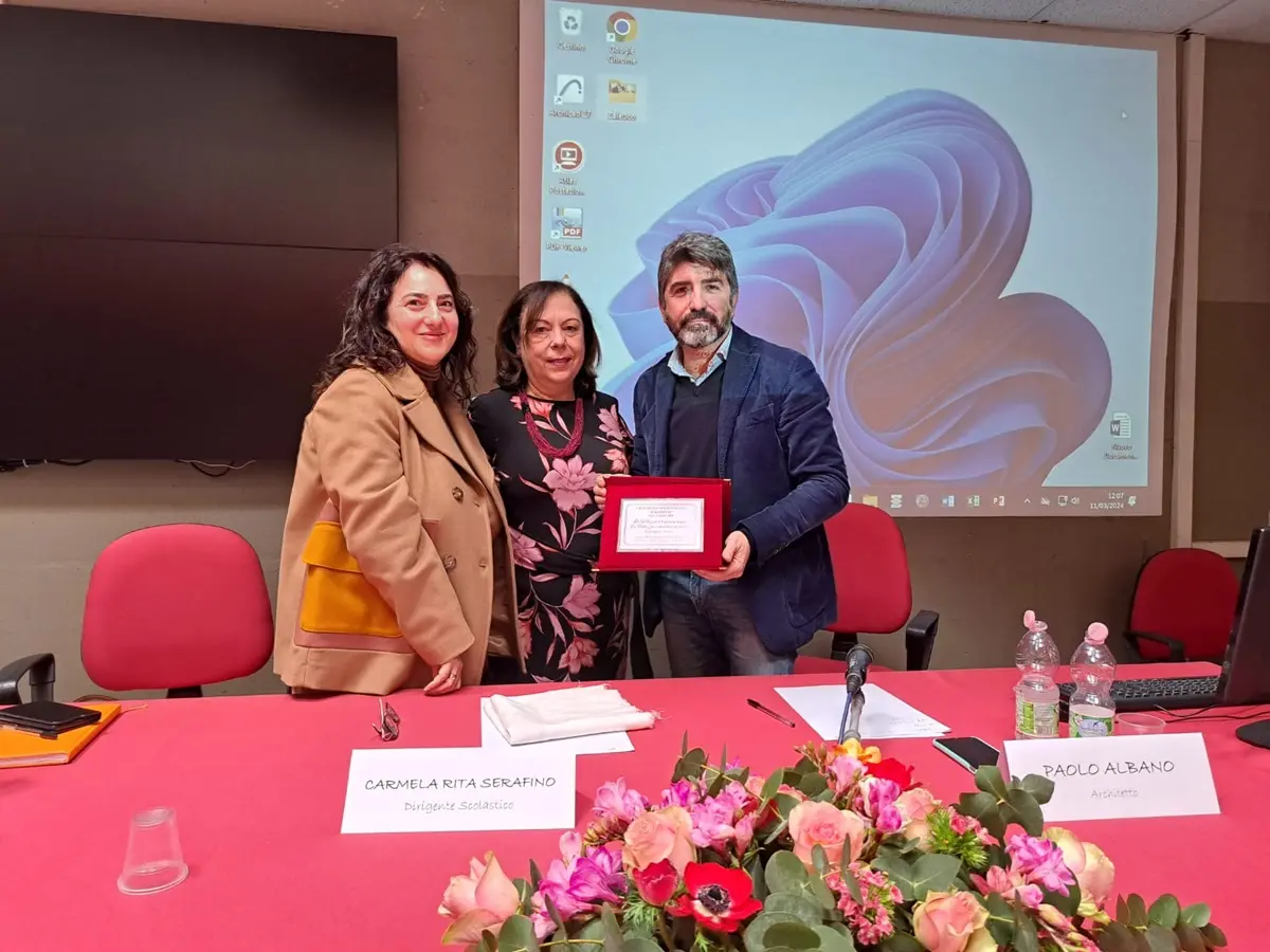 Locri, al liceo Zaleuco la lezione di \"forma e bellezza\" di Paolo Albano