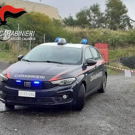 Reggio, smaltimento illegali di rifiuti speciali a Gallina: due uomini denunciati