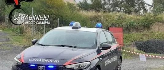 Reggio, smaltimento illegali di rifiuti speciali a Gallina: due uomini denunciati