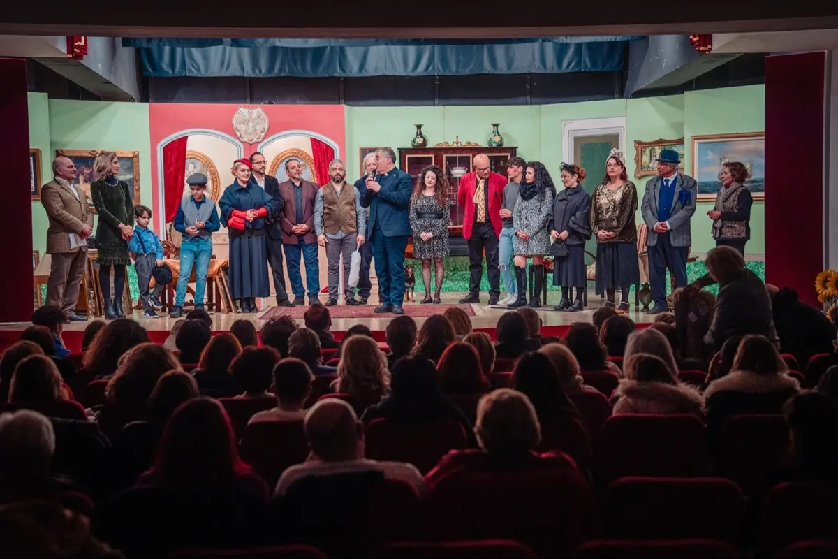 Reggio, Blu sky cabaret porta in scena lo spettacolo “U baruni Mbrugghiuni”